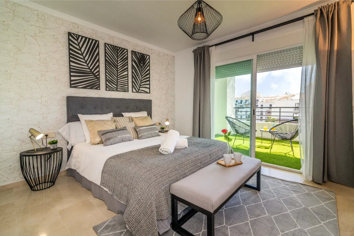 Decoración de apartamento turístico en Terrazas de Banús, Puerto Banús