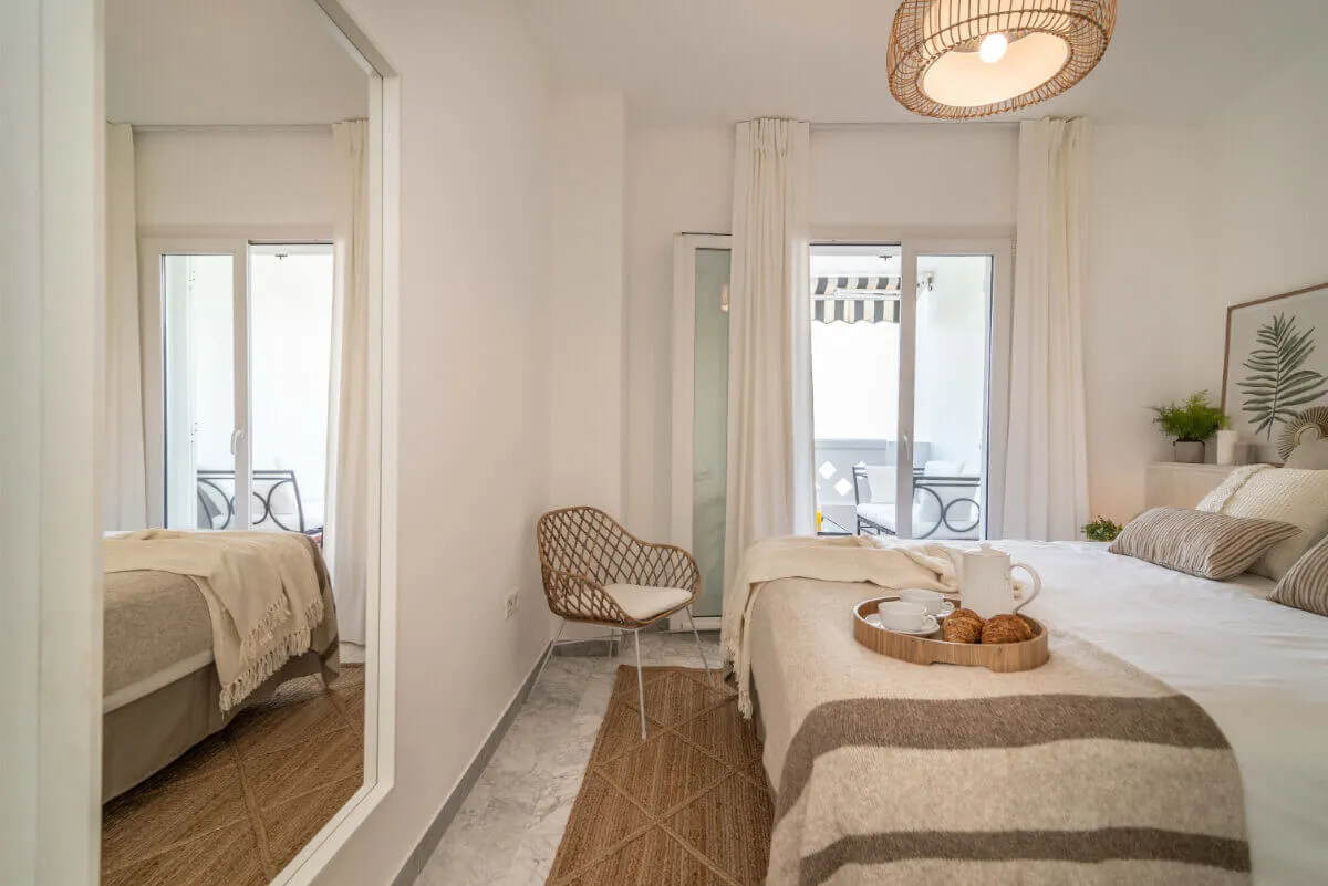 Decoración funcional de apartamento en Playa Rocío, Marbella